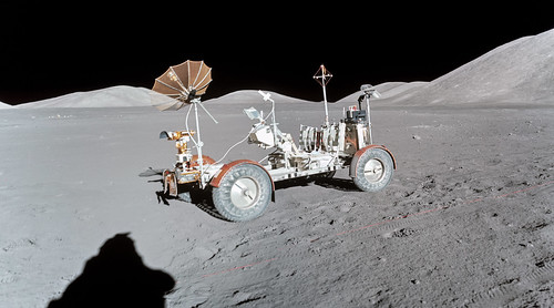 Лунный автомобиль (lunar rover LRV) на поверхности Луны в экспедициях «Аполлон-15», «Аполлон-16» и «Аполлон-17» в начале 1970-х годов.